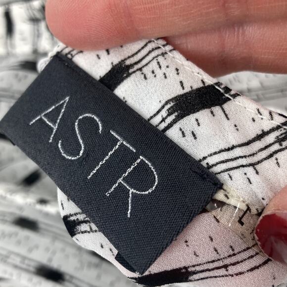 ASTR Womens White Black Long Sleeve Surplice Back Sheer Blouse Size L - Picture 5 of 8